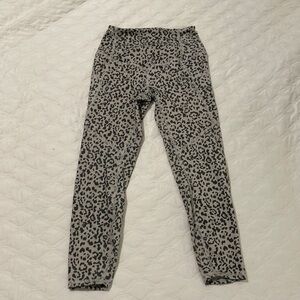 Evolution and Creation gray leopard print ankle leggings size S. With pockets